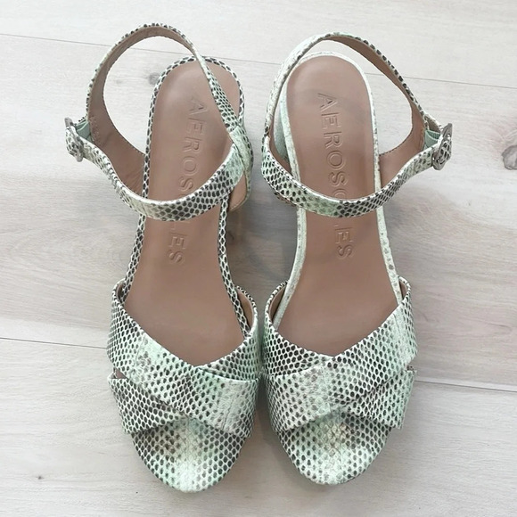 Aerosoles Comfortable Crisscross Platform Sandal in Gleam Snake Embossed Leather - Picture 3 of 8